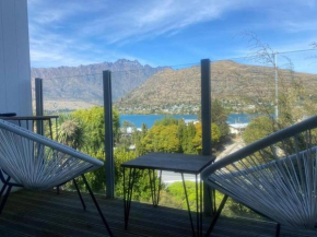 Gorgeous views, 2 bed beechwood apartment!